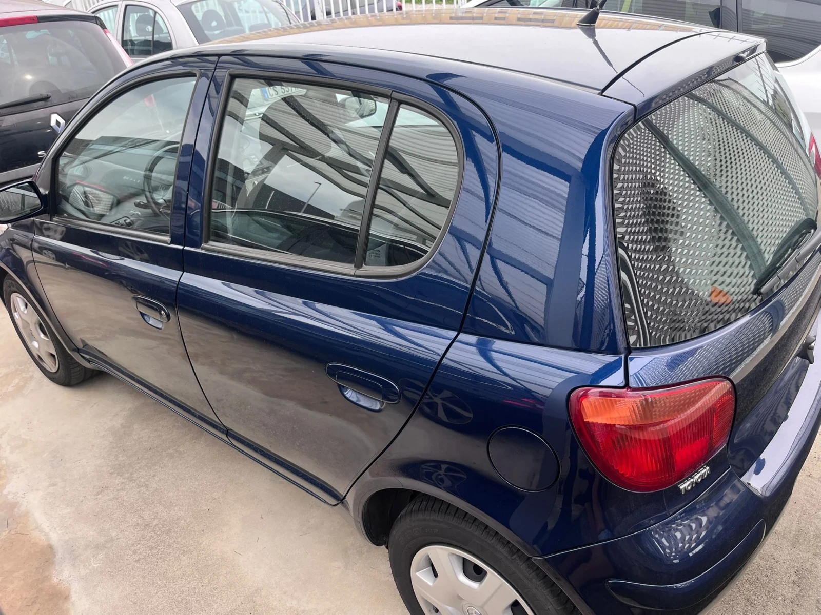 Toyota Yaris 1.0i---150.000km - изображение 2