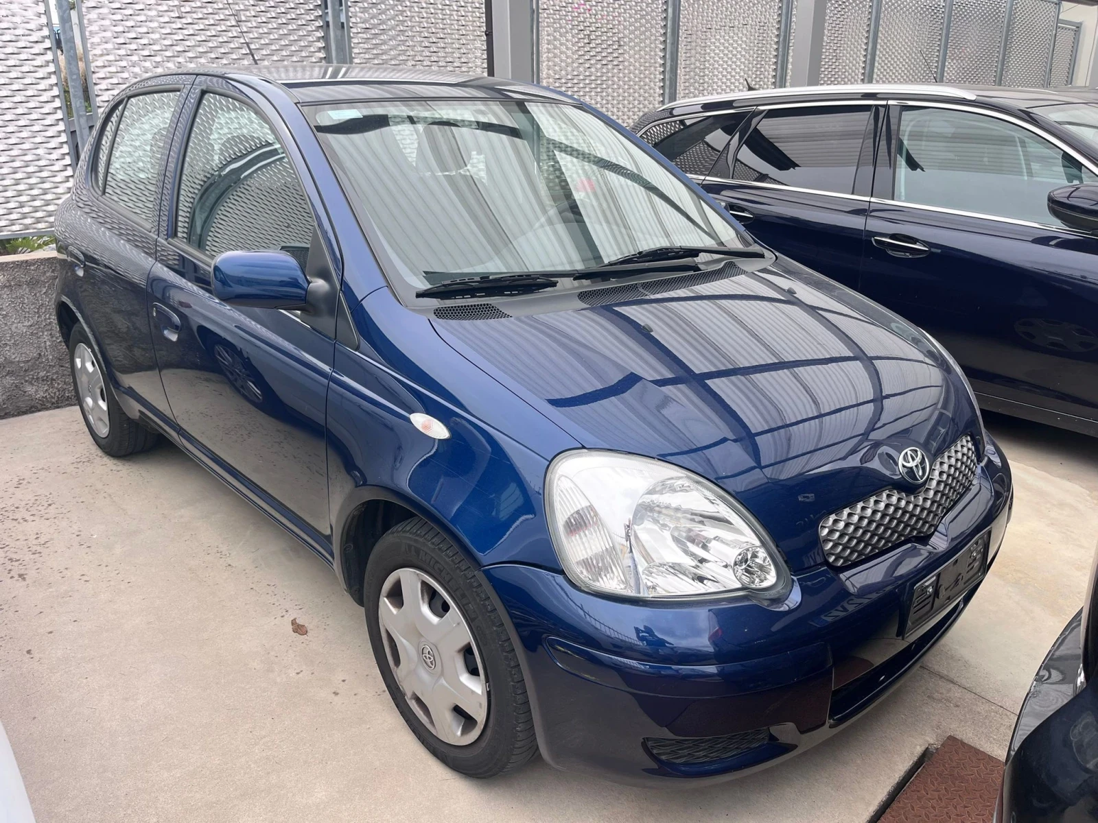 Toyota Yaris 1.0i---150.000km - изображение 4