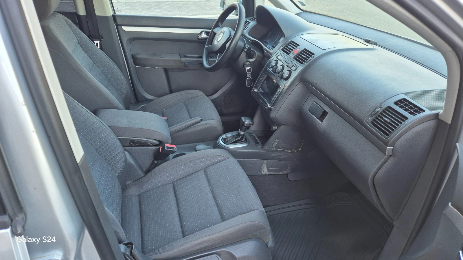 VW Touran 1.9TDI 105 DSG 7 | Mobile.bg   9