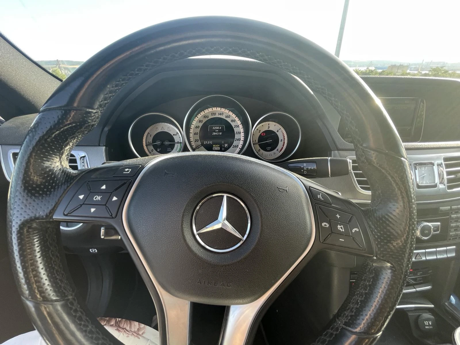 Mercedes-Benz E 300, снимка 12 - Автомобили и джипове - 53721231