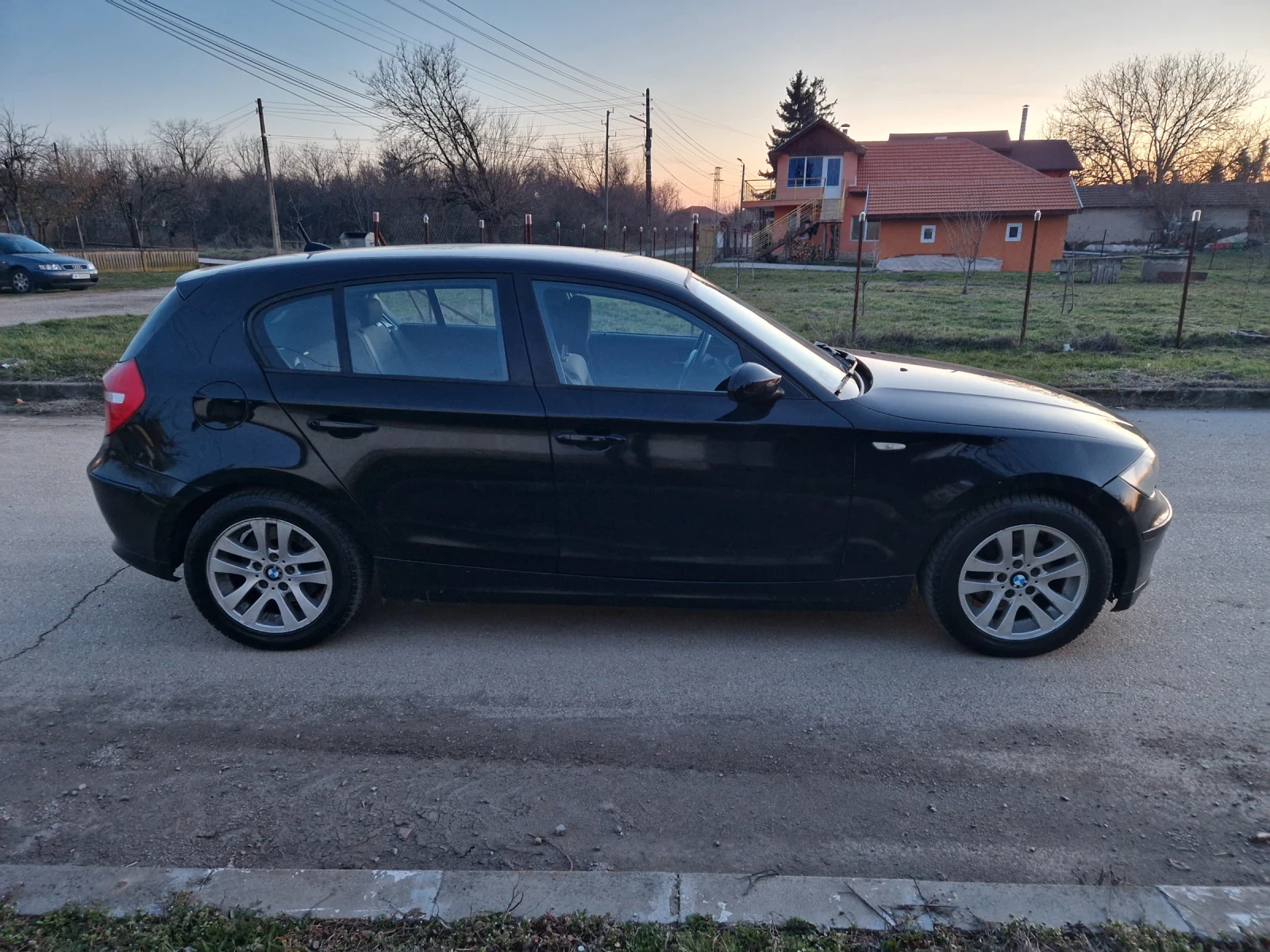 BMW 118 2.0, снимка 4 - Автомобили и джипове - 53743028