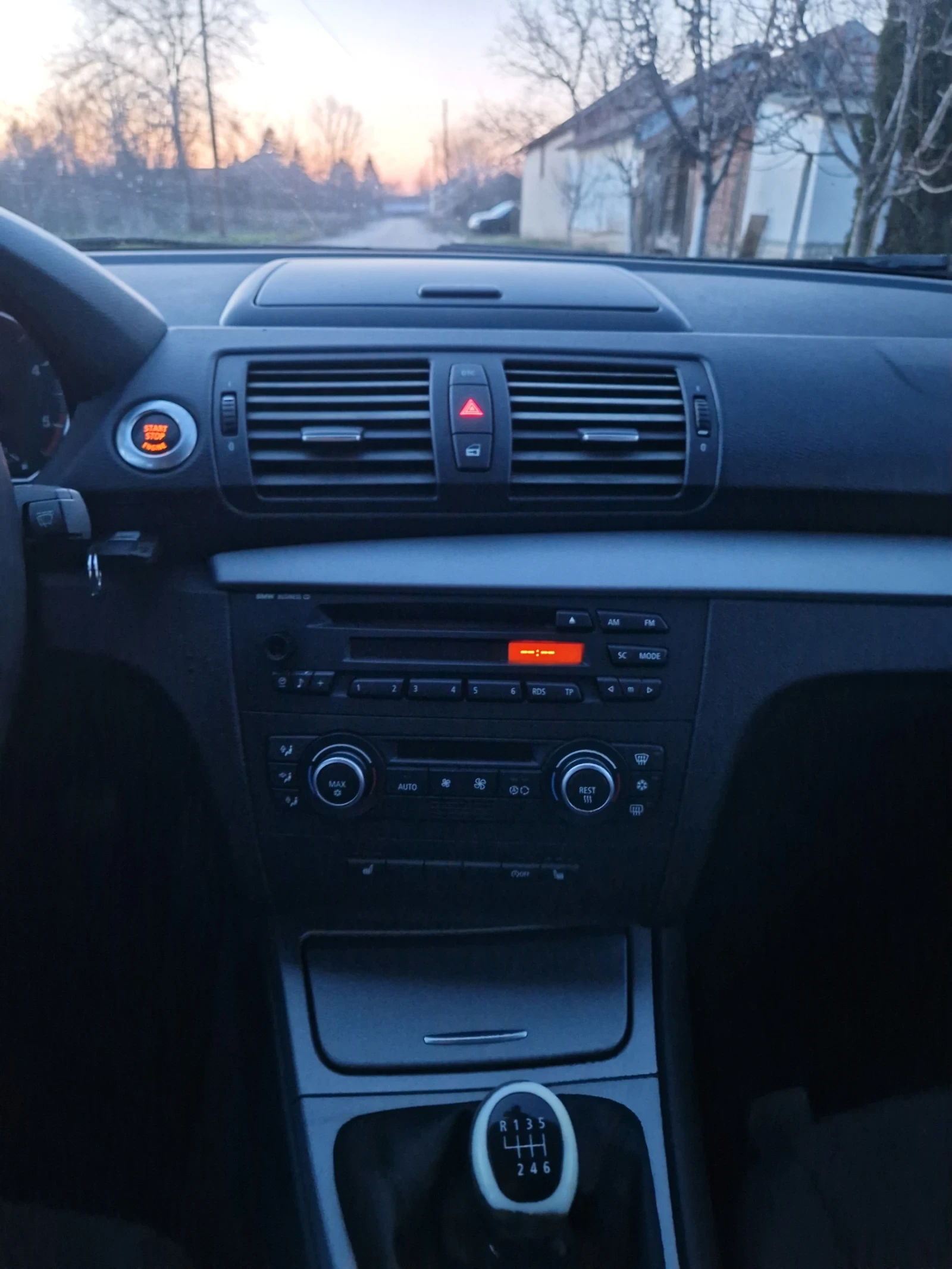 BMW 118 2.0, снимка 10 - Автомобили и джипове - 53743028