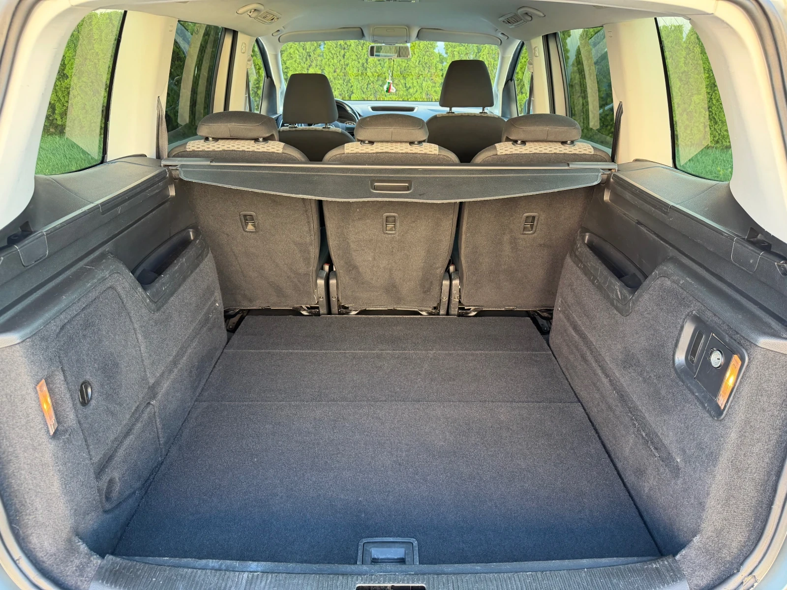 VW Sharan  2.0 TDI | 140 к.с | 2011.г | NAVI | КАМЕРА, снимка 15 - Автомобили и джипове - 54598382