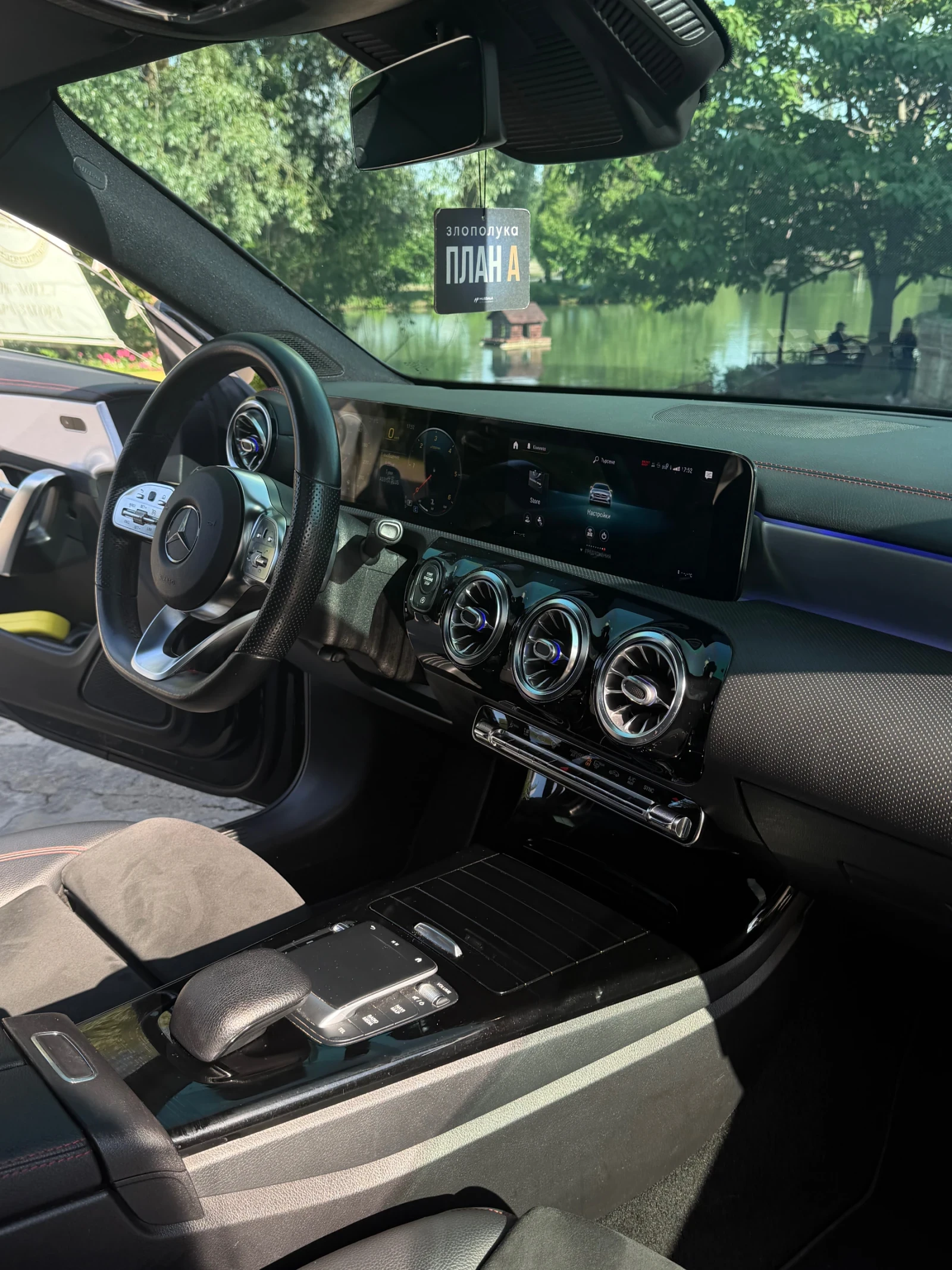 Mercedes-Benz CLA 180, снимка 10 - Автомобили и джипове - 54812076