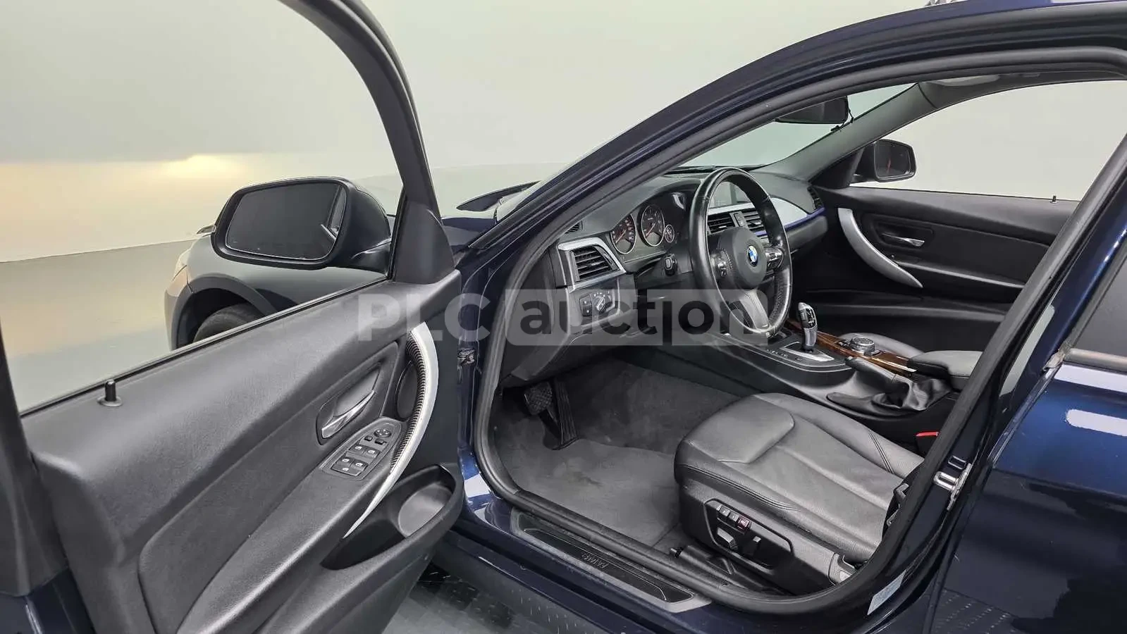 BMW 320 M SPORT + HEAD UP/360/PANO/FULL, снимка 10 - Автомобили и джипове - 55275021