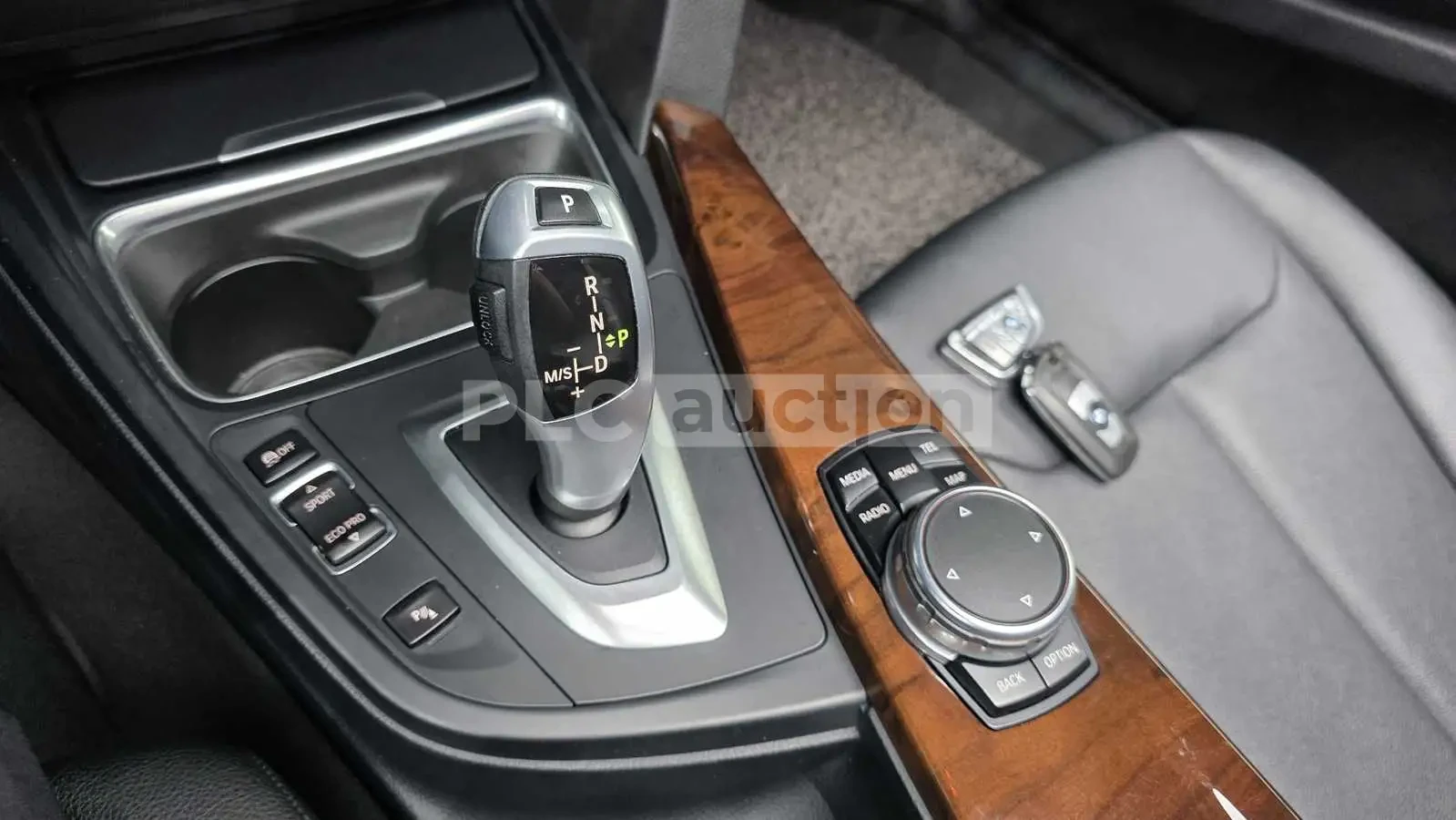 BMW 320 M SPORT + HEAD UP/360/PANO/FULL, снимка 9 - Автомобили и джипове - 55275021