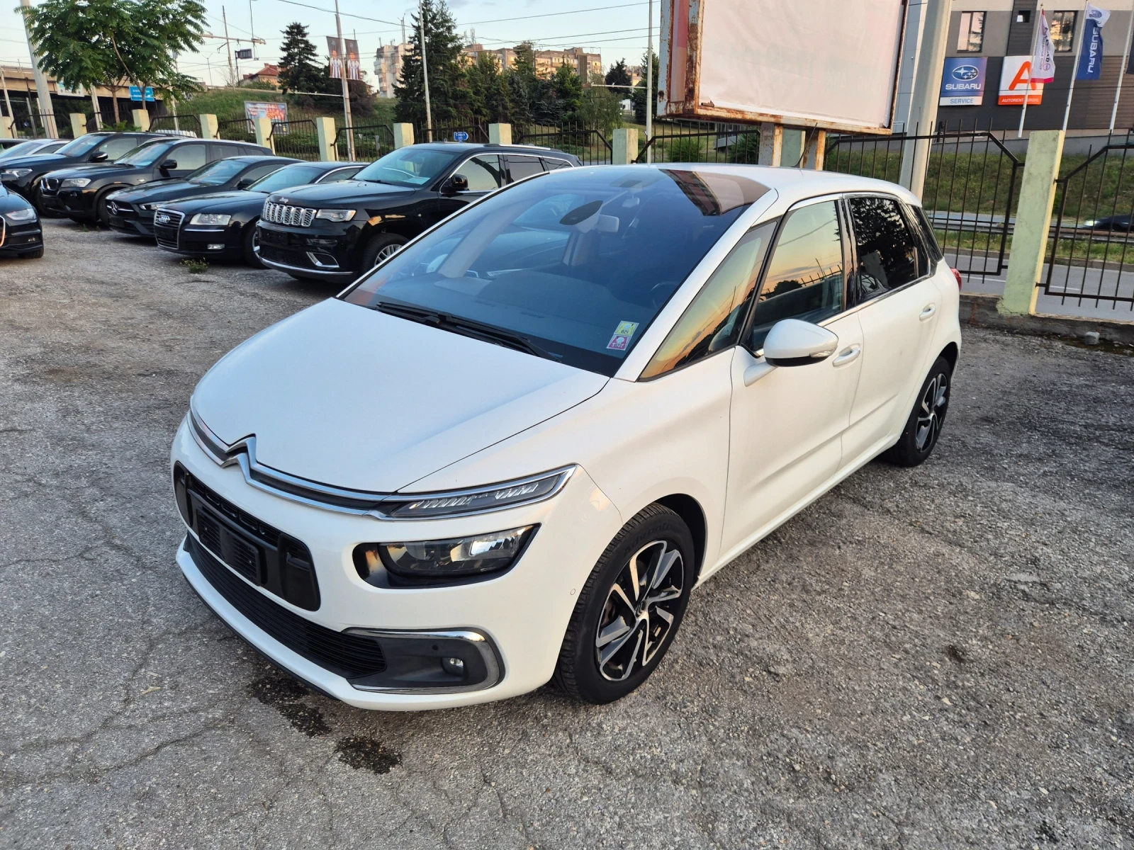 Citroen C4 Picasso 1.6HDI* 120KC* NAVI* DIGITAL* СЕРВИЗНА ИСТОРИЯ!