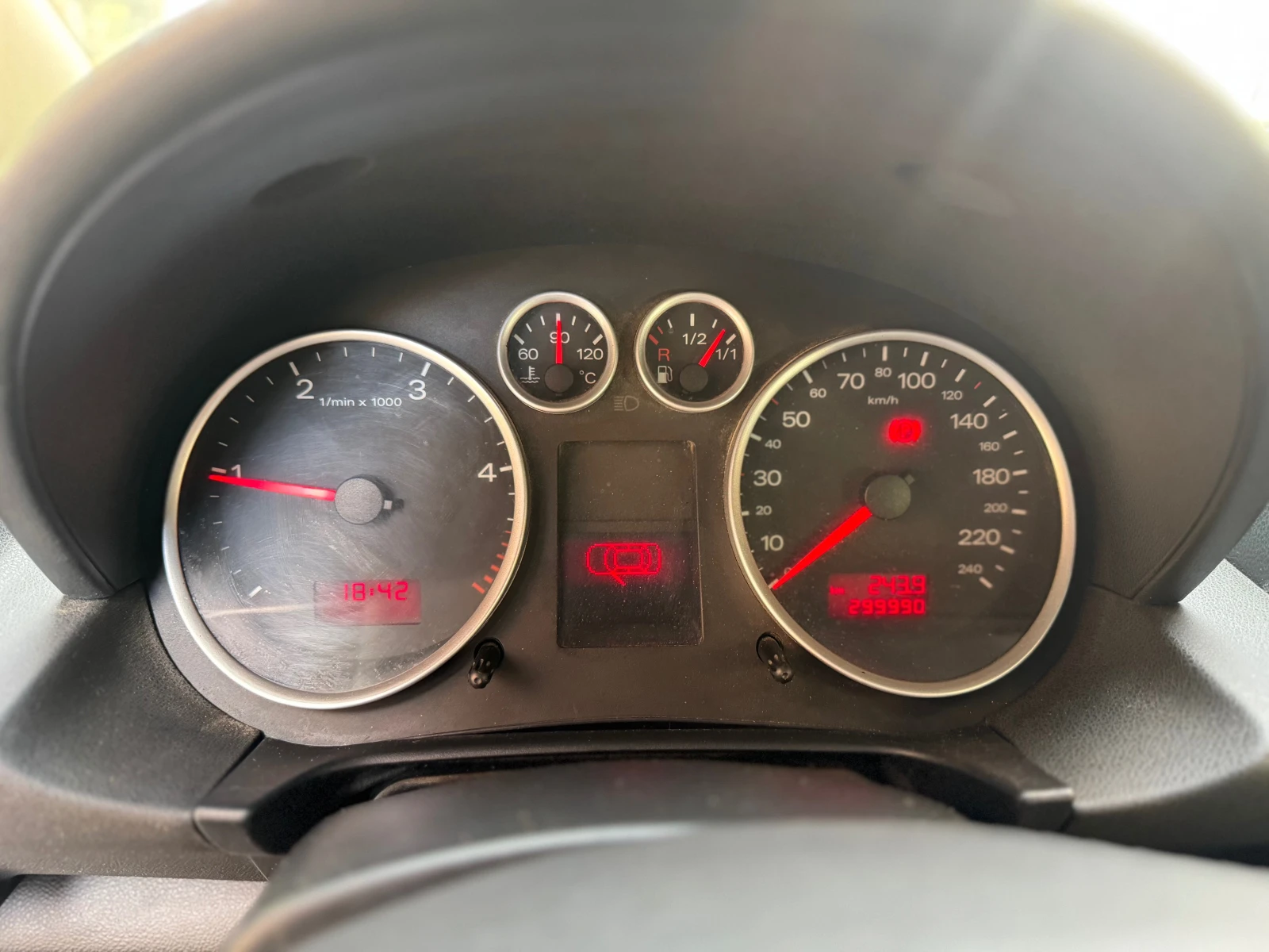 Audi A2 1.4 TDI Обслужен, снимка 12 - Автомобили и джипове - 55449077