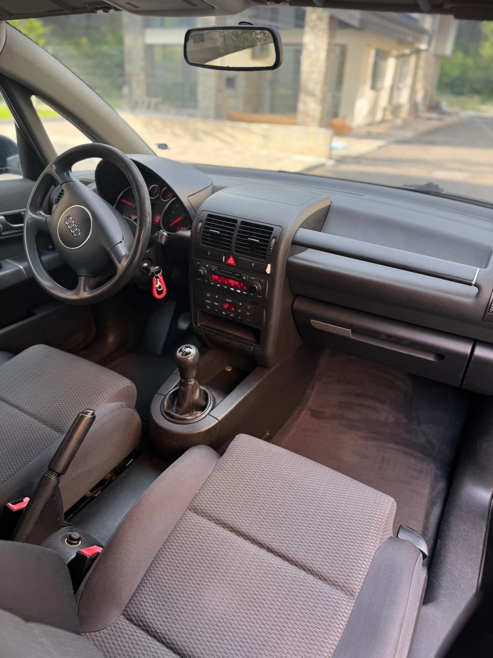 Audi A2 1.4 TDI Обслужен, снимка 11 - Автомобили и джипове - 55449077