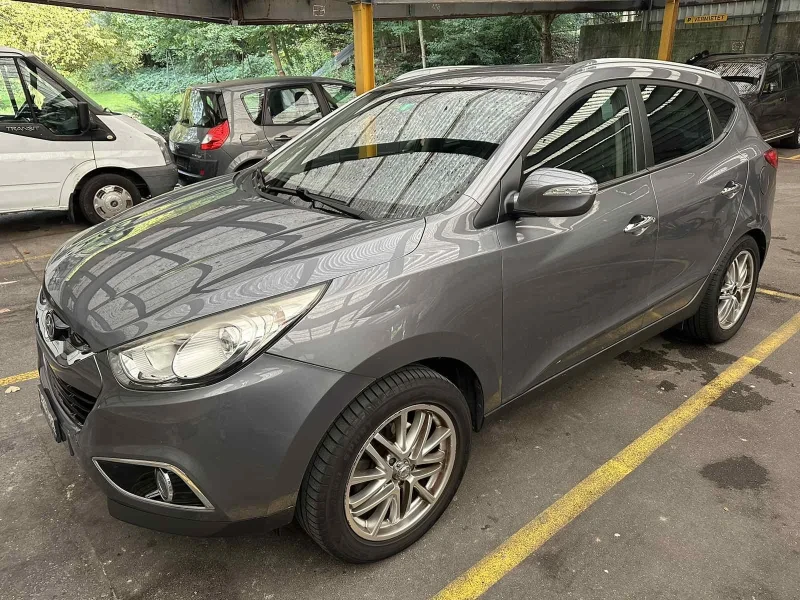 Hyundai IX35 2.0i 4x4 Aвтоматик Швейцария, снимка 1 - Автомобили и джипове - 47448844