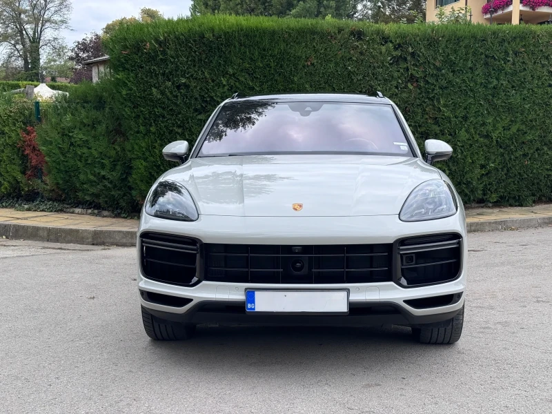 Porsche Cayenne Turbo V8* Ceramic* Burmester* Night vision* Carbon, снимка 2 - Автомобили и джипове - 52047482