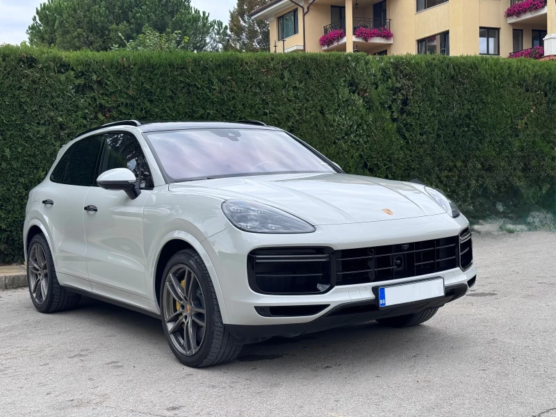 Porsche Cayenne Turbo V8* Ceramic* Burmester* Night vision* Carbon, снимка 3 - Автомобили и джипове - 52047482