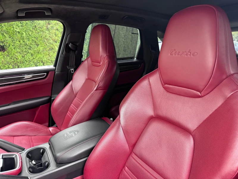 Porsche Cayenne Turbo V8* Ceramic* Burmester* Night vision* Carbon, снимка 13 - Автомобили и джипове - 52047482