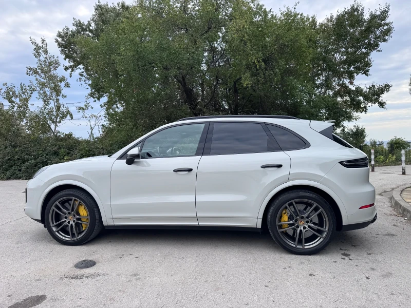 Porsche Cayenne Turbo V8* Ceramic* Burmester* Night vision* Carbon, снимка 9 - Автомобили и джипове - 52047482