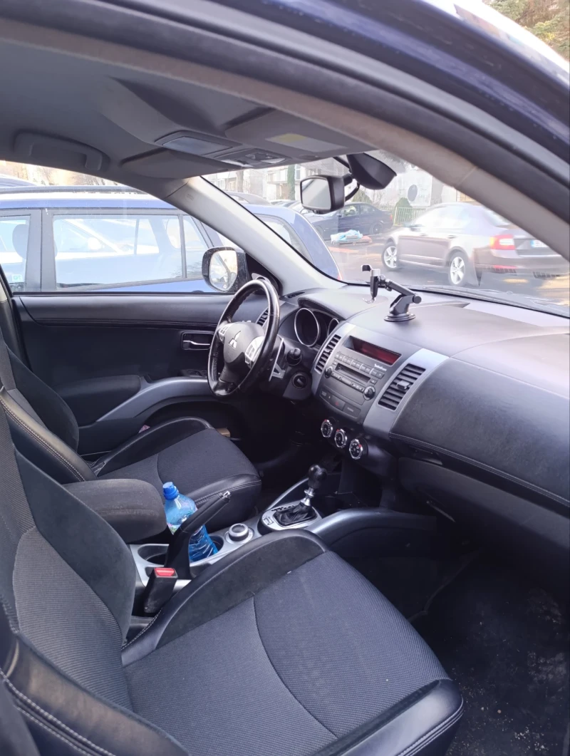 Mitsubishi Outlander, снимка 7 - Автомобили и джипове - 53059382
