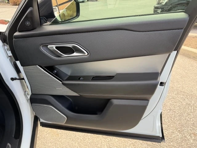 Land Rover Range Rover Velar R Dynamic S  CARFAX, снимка 17 - Автомобили и джипове - 53188540