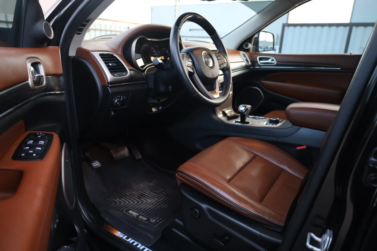 Jeep Grand cherokee 5.7 HEMI V8 SUMMIT LUFT KAM ShZ DISTRONIC #iCarbg  | Mobile.bg   11