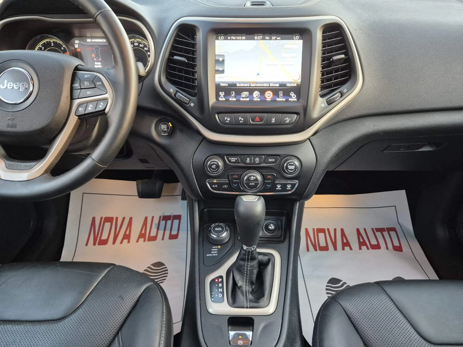 Jeep Cherokee 2.0D-4X4-130.000км-FULL-ПАНОРАМА - изображение 10