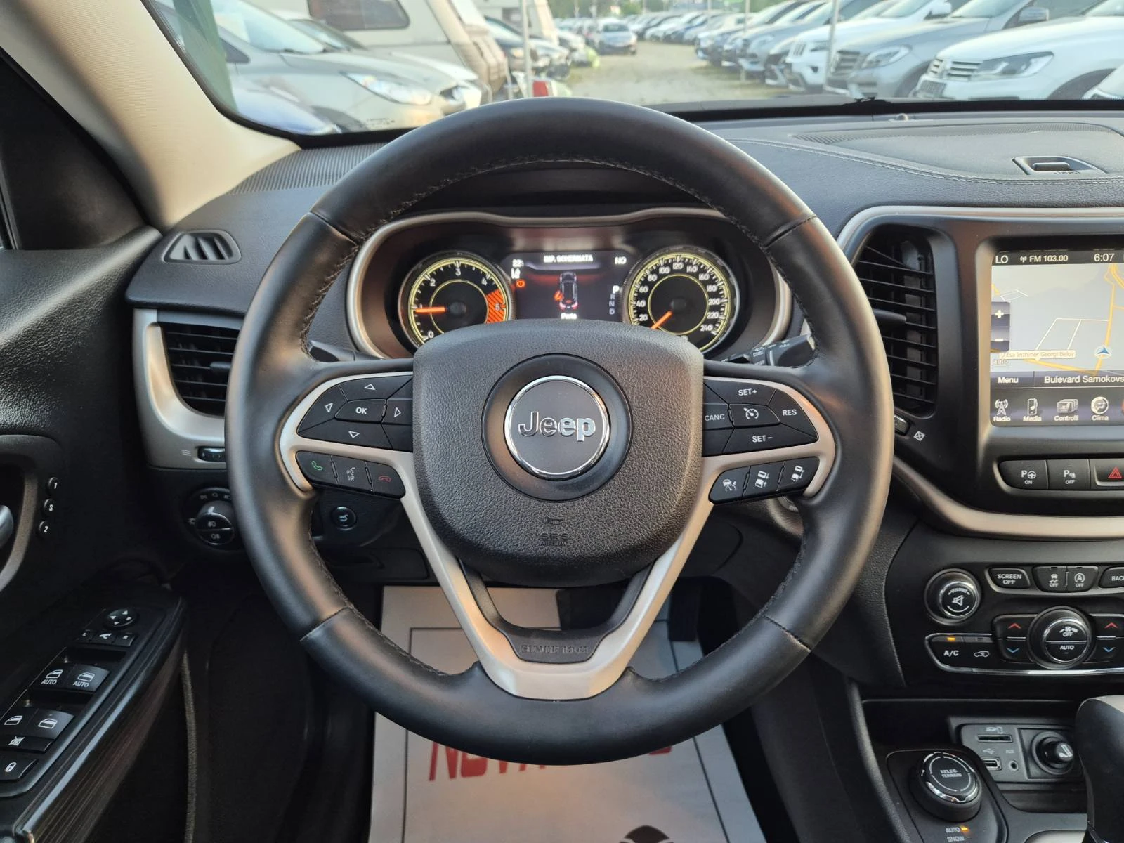 Jeep Cherokee 2.0D-4X4-130.000км-FULL-ПАНОРАМА - изображение 9