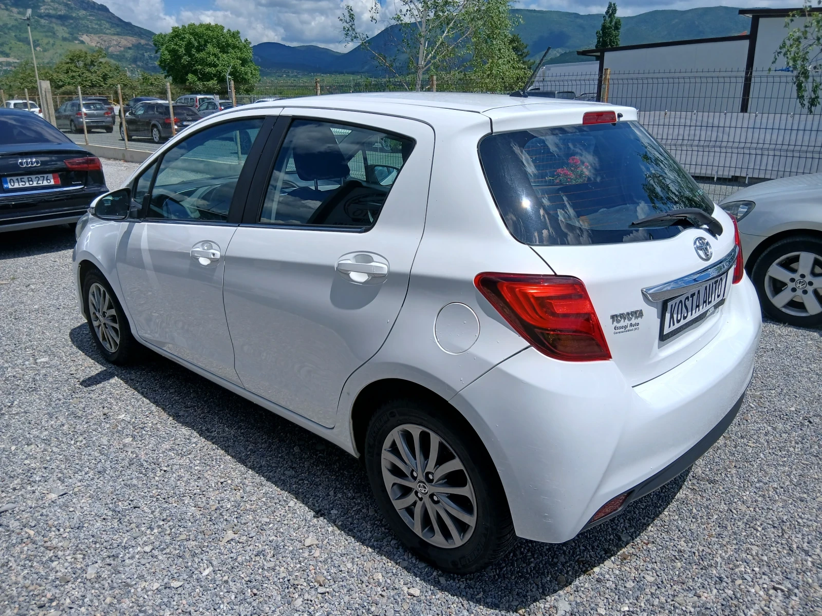 Toyota Yaris КАТО НОВ, снимка 6 - Автомобили и джипове - 53761031