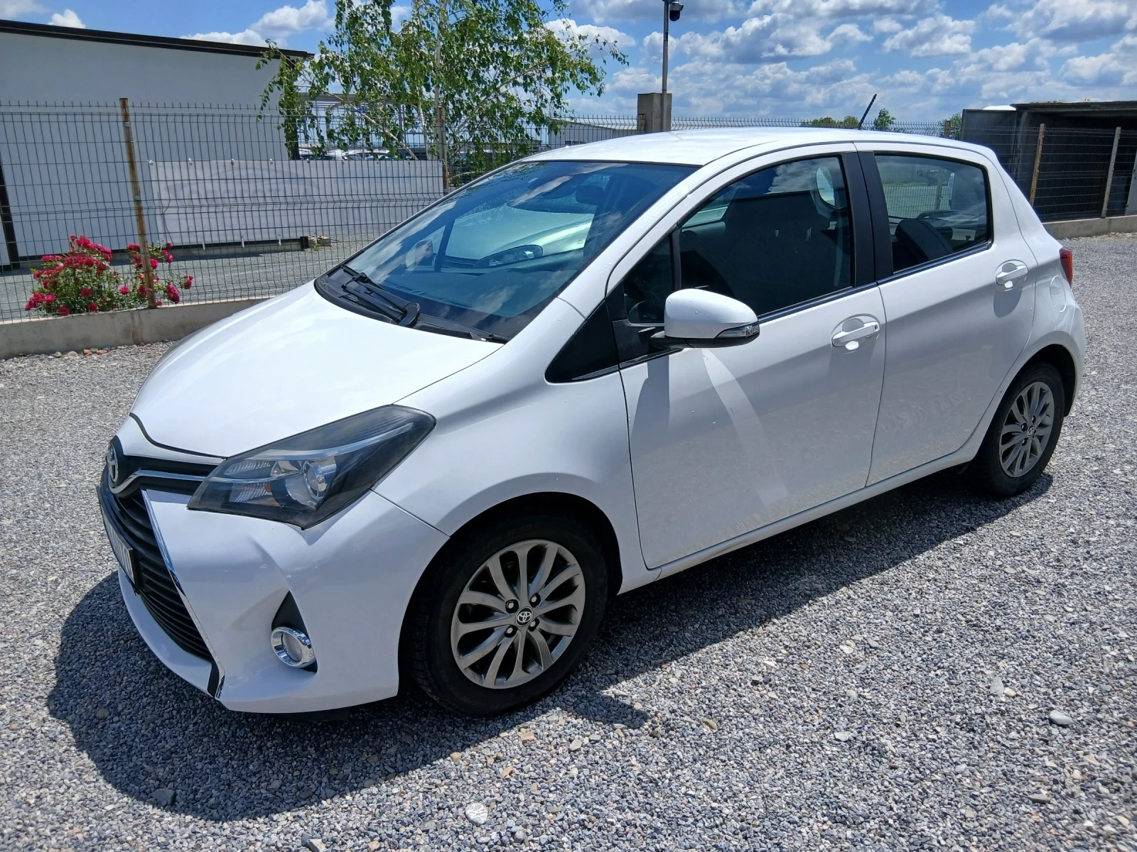 Toyota Yaris КАТО НОВ, снимка 7 - Автомобили и джипове - 53761031