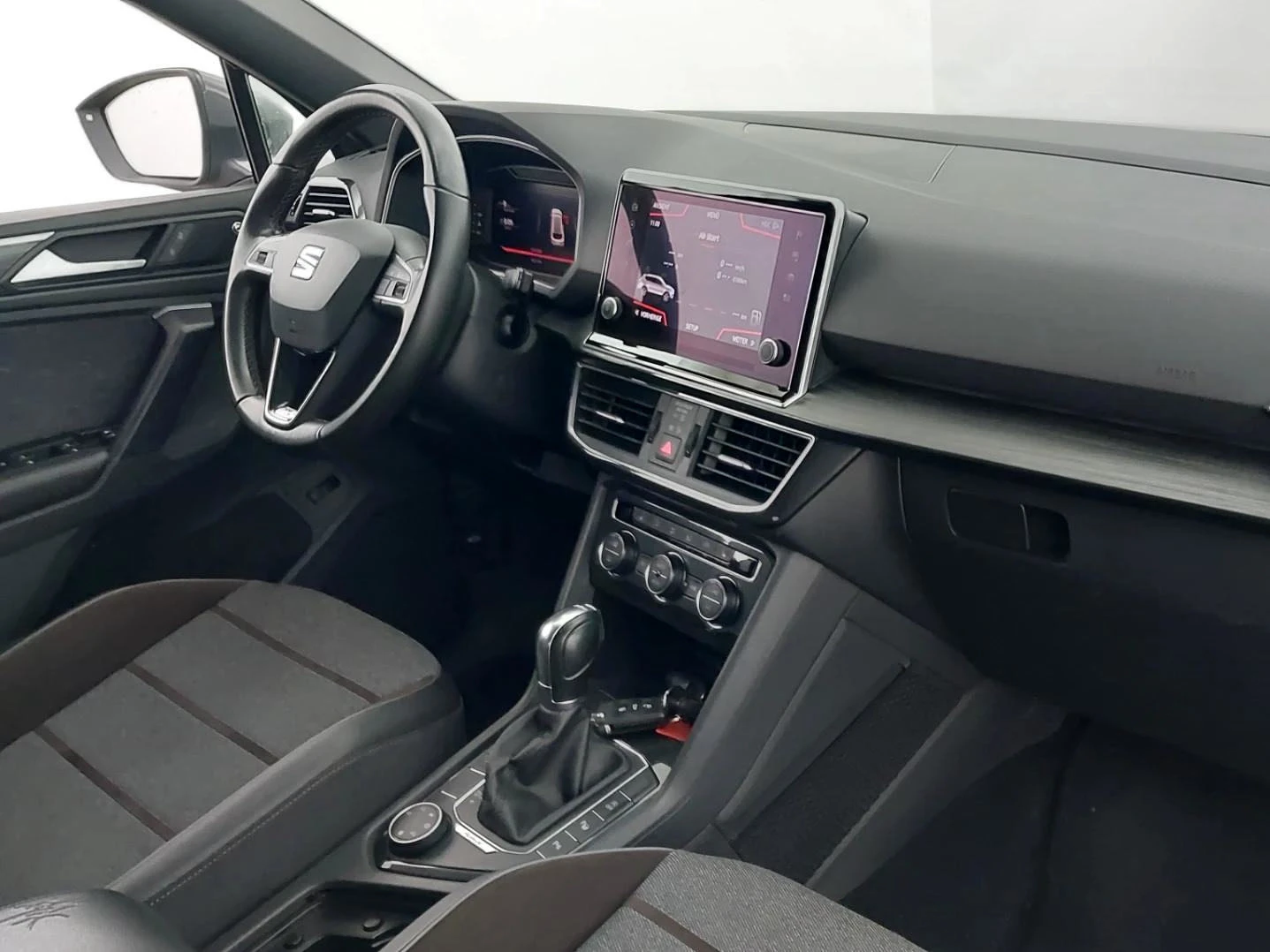 Seat Tarraco 2.0 TDI 4Drive DSG от дилър с , снимка 11 - Автомобили и джипове - 53882839