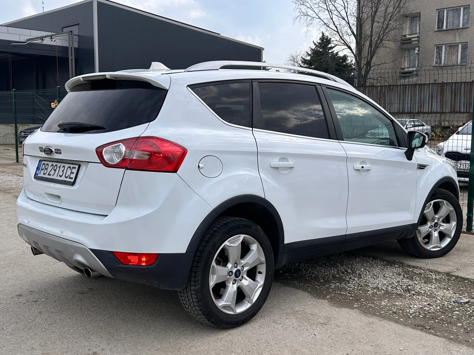 Ford Kuga, снимка 5 - Автомобили и джипове - 54041270