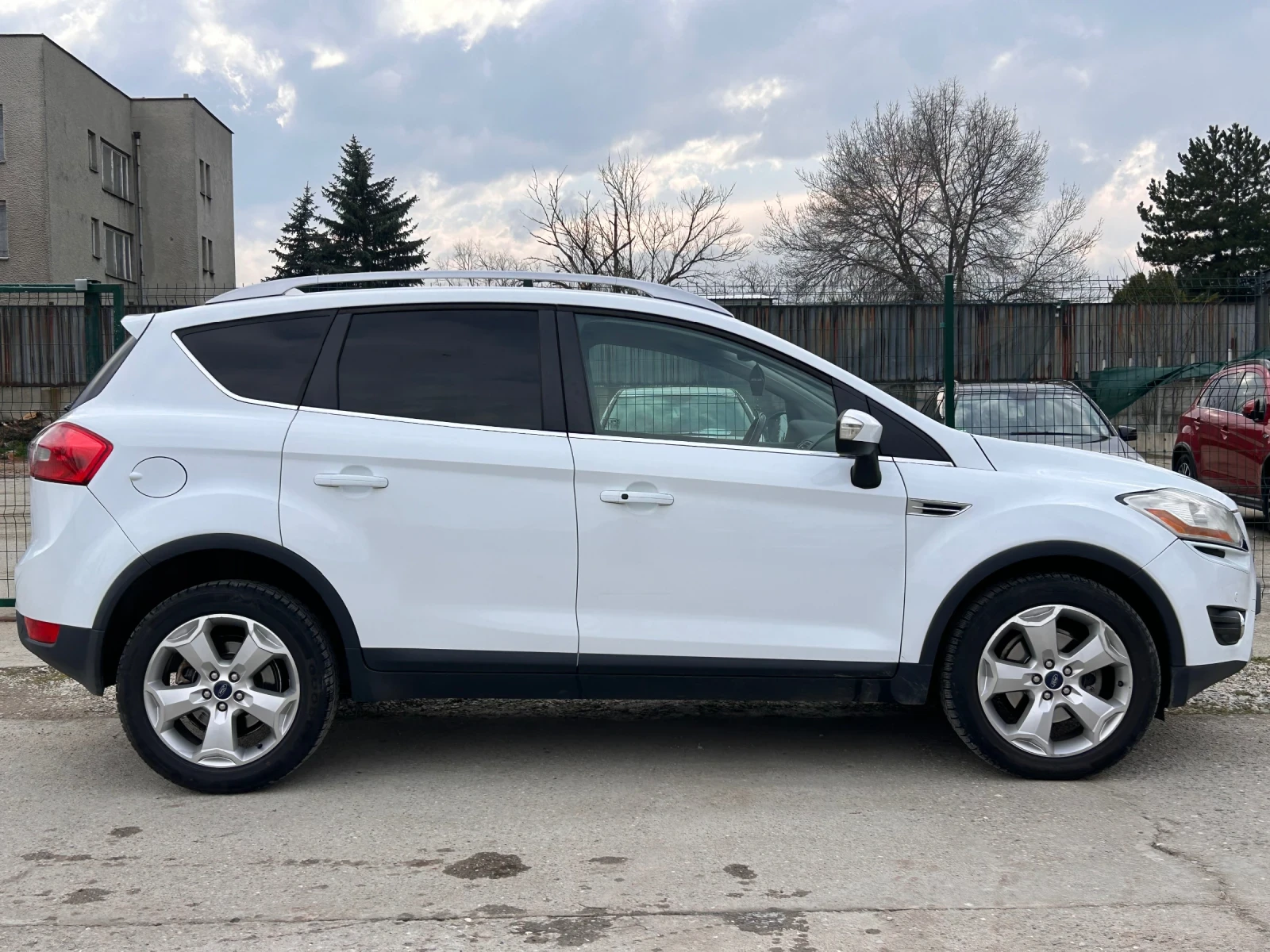 Ford Kuga, снимка 6 - Автомобили и джипове - 54041270