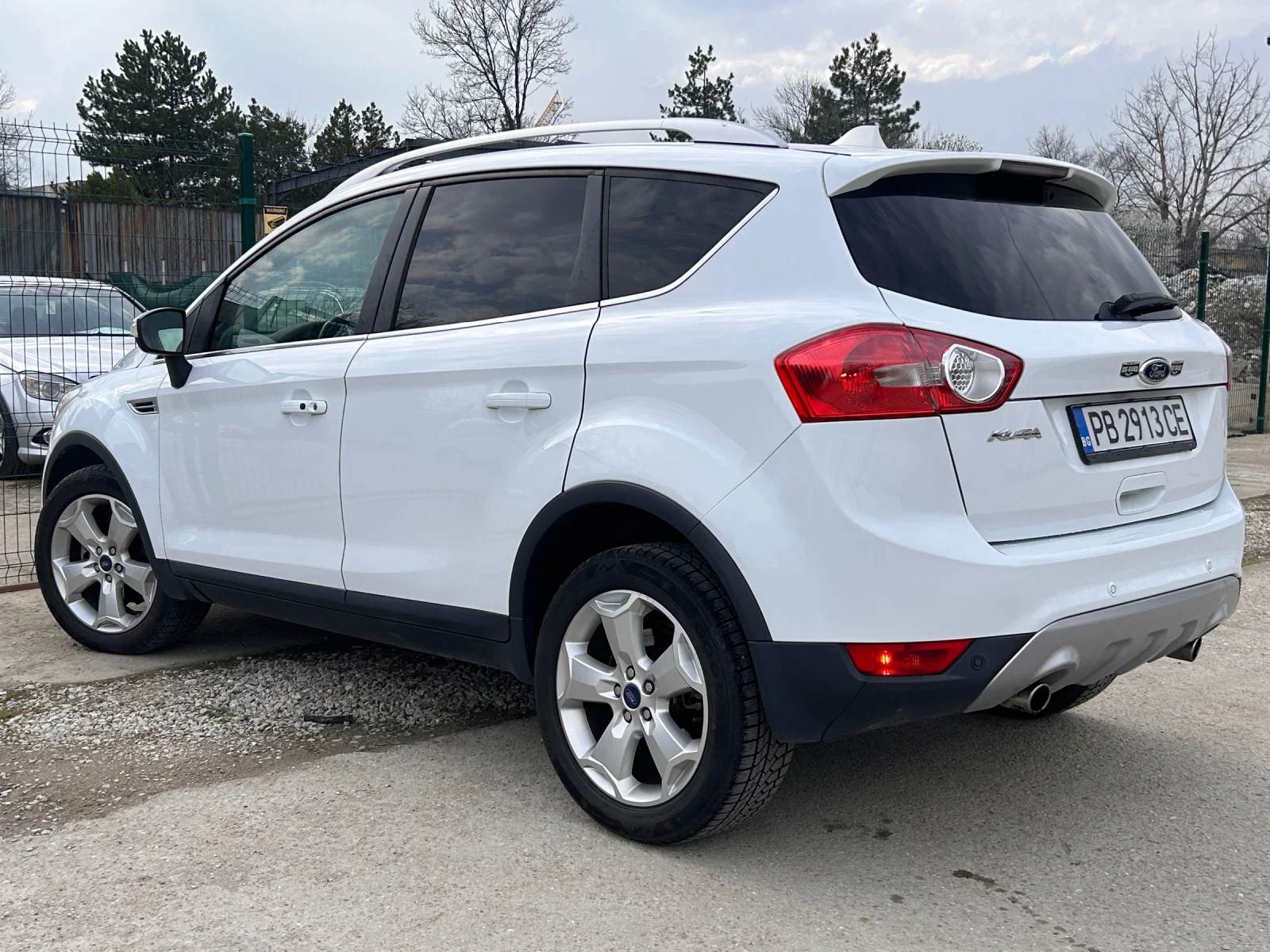 Ford Kuga, снимка 3 - Автомобили и джипове - 54041270
