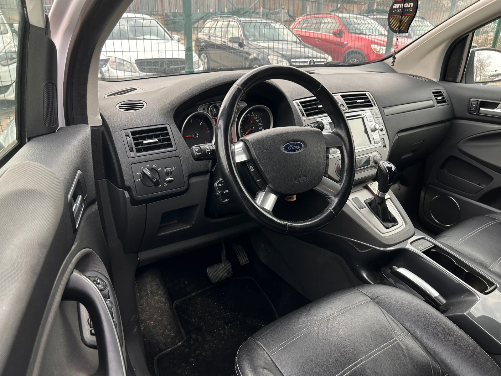 Ford Kuga, снимка 9 - Автомобили и джипове - 54041270