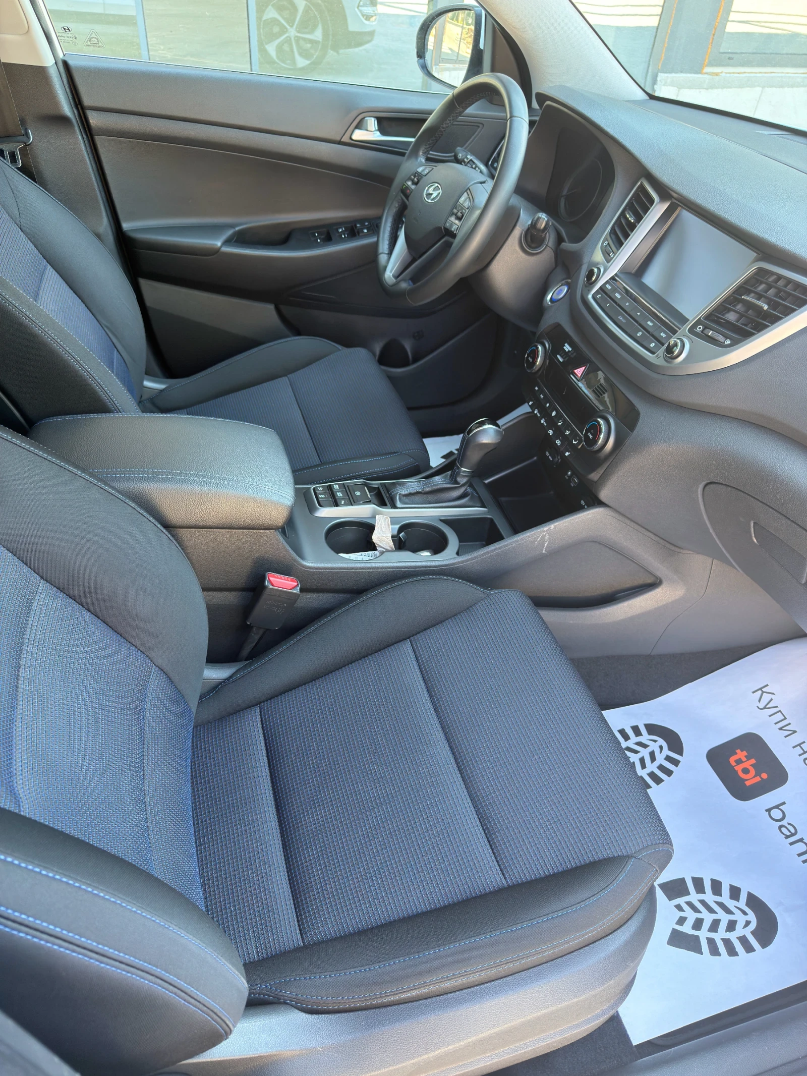 Hyundai Tucson, снимка 10 - Автомобили и джипове - 55267118