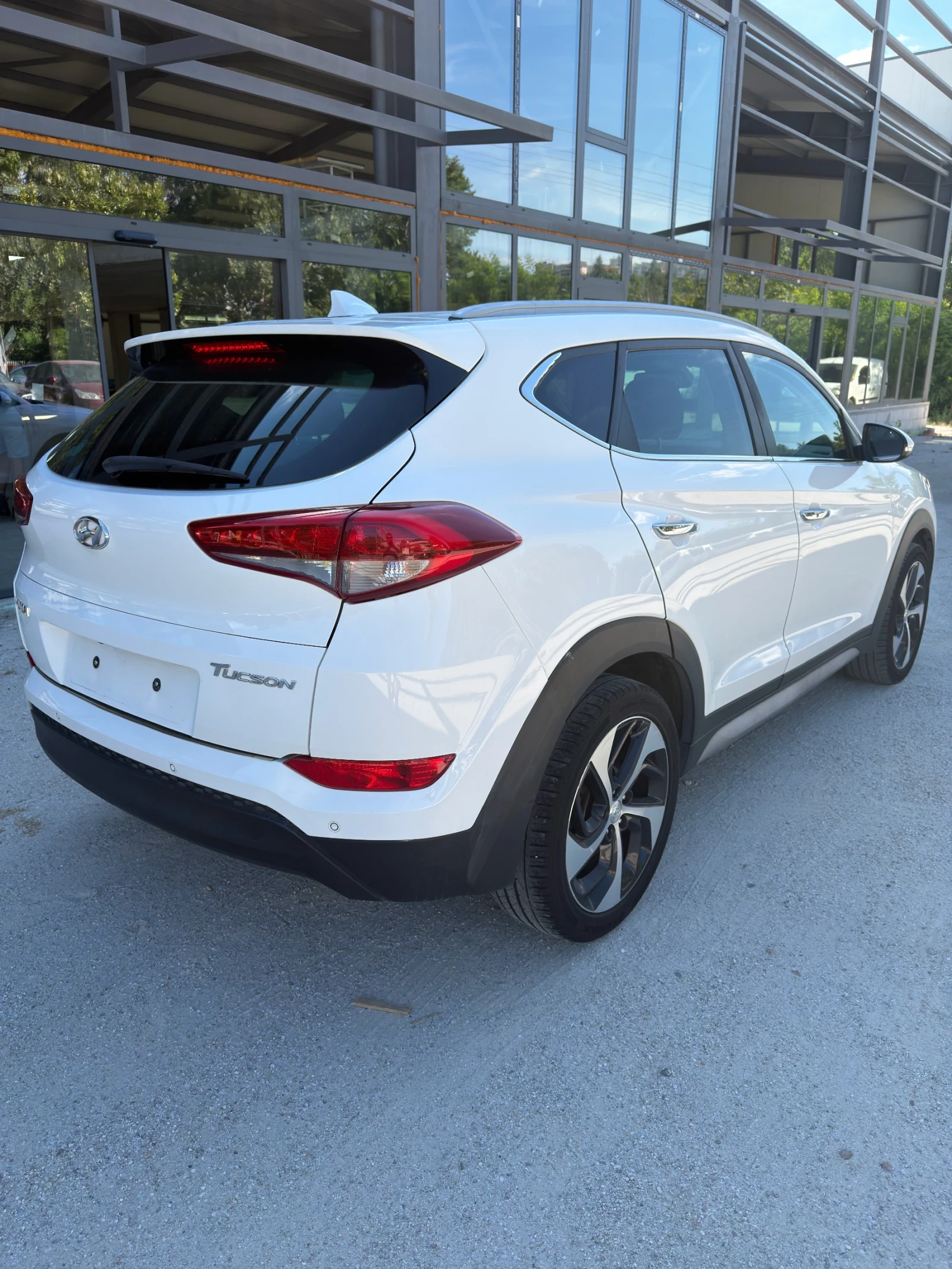 Hyundai Tucson, снимка 5 - Автомобили и джипове - 55267118