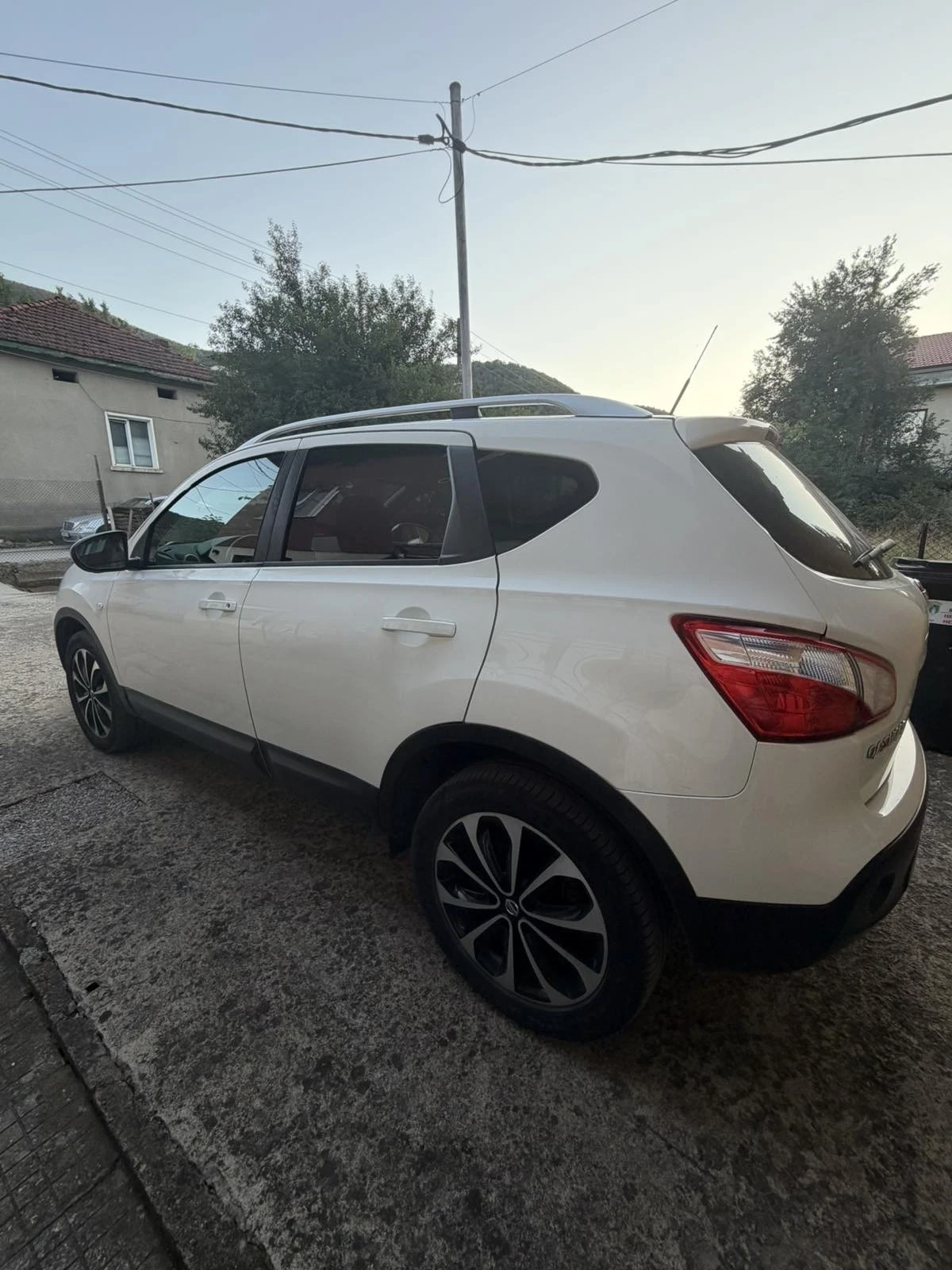 Nissan Qashqai, снимка 9 - Автомобили и джипове - 56032264