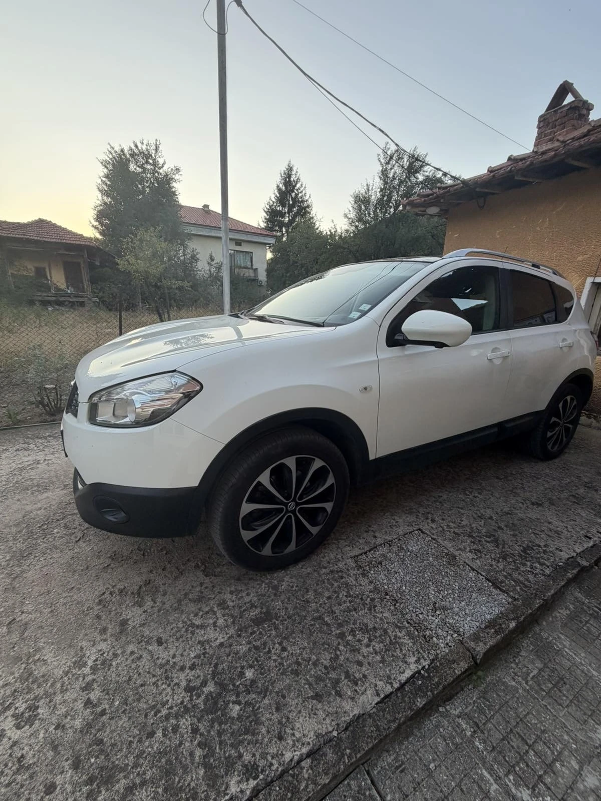 Nissan Qashqai, снимка 3 - Автомобили и джипове - 56032264