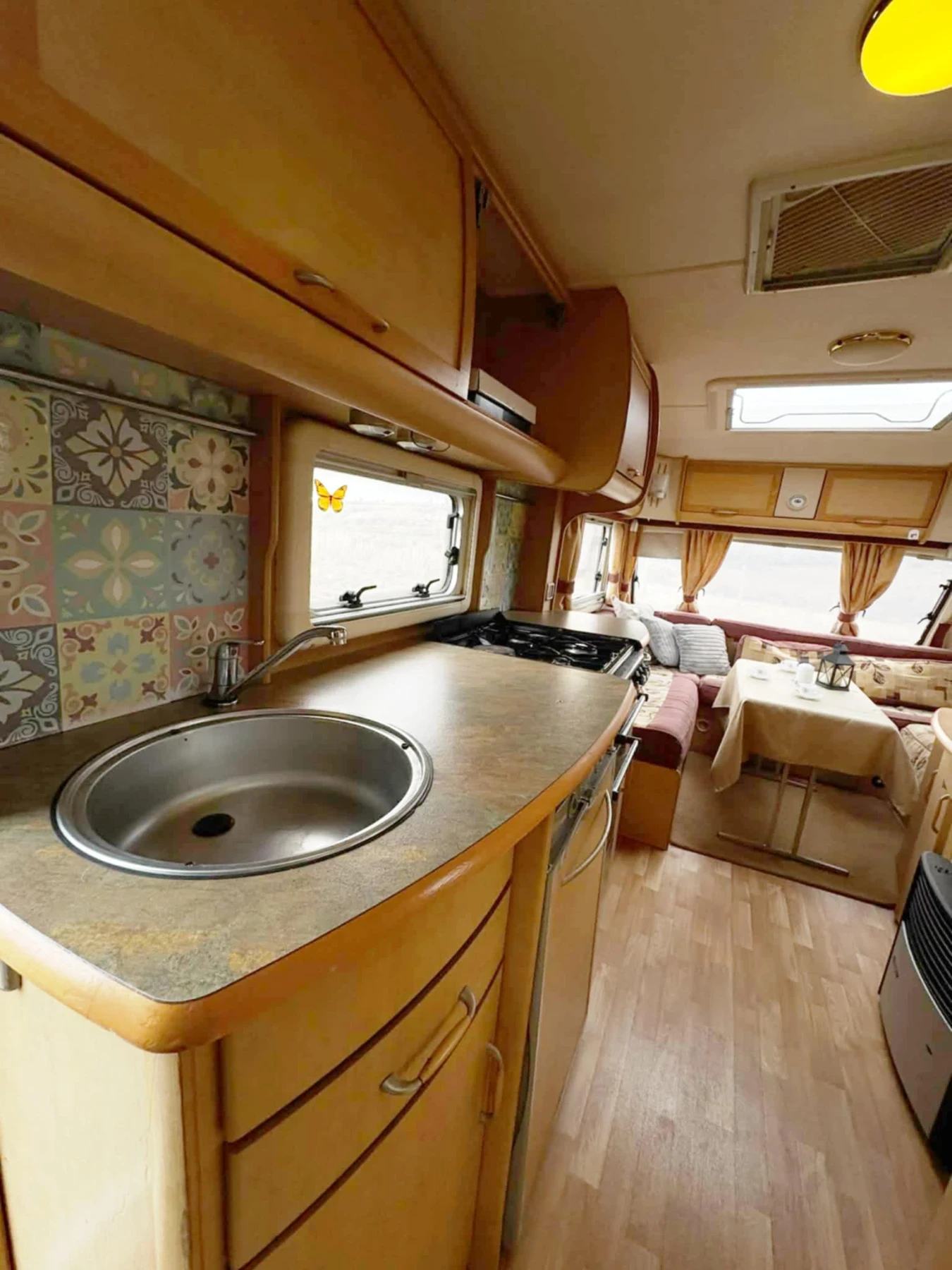 Каравана ABI Abbey Spectrum, снимка 15 - Каравани и кемпери - 53530447