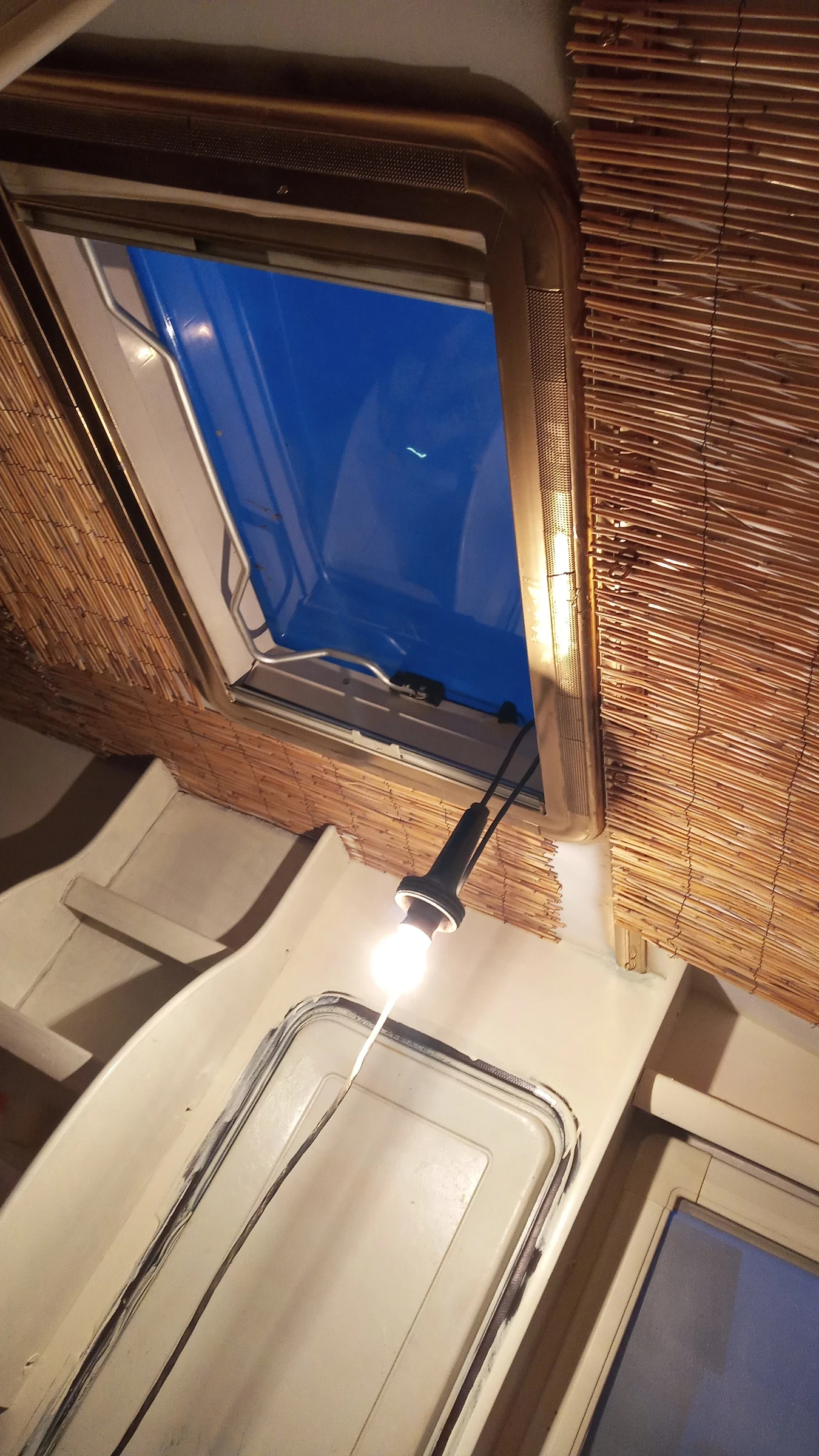 Каравана Tabbert Tabbert Comtesse 550, снимка 7 - Каравани и кемпери - 54354887