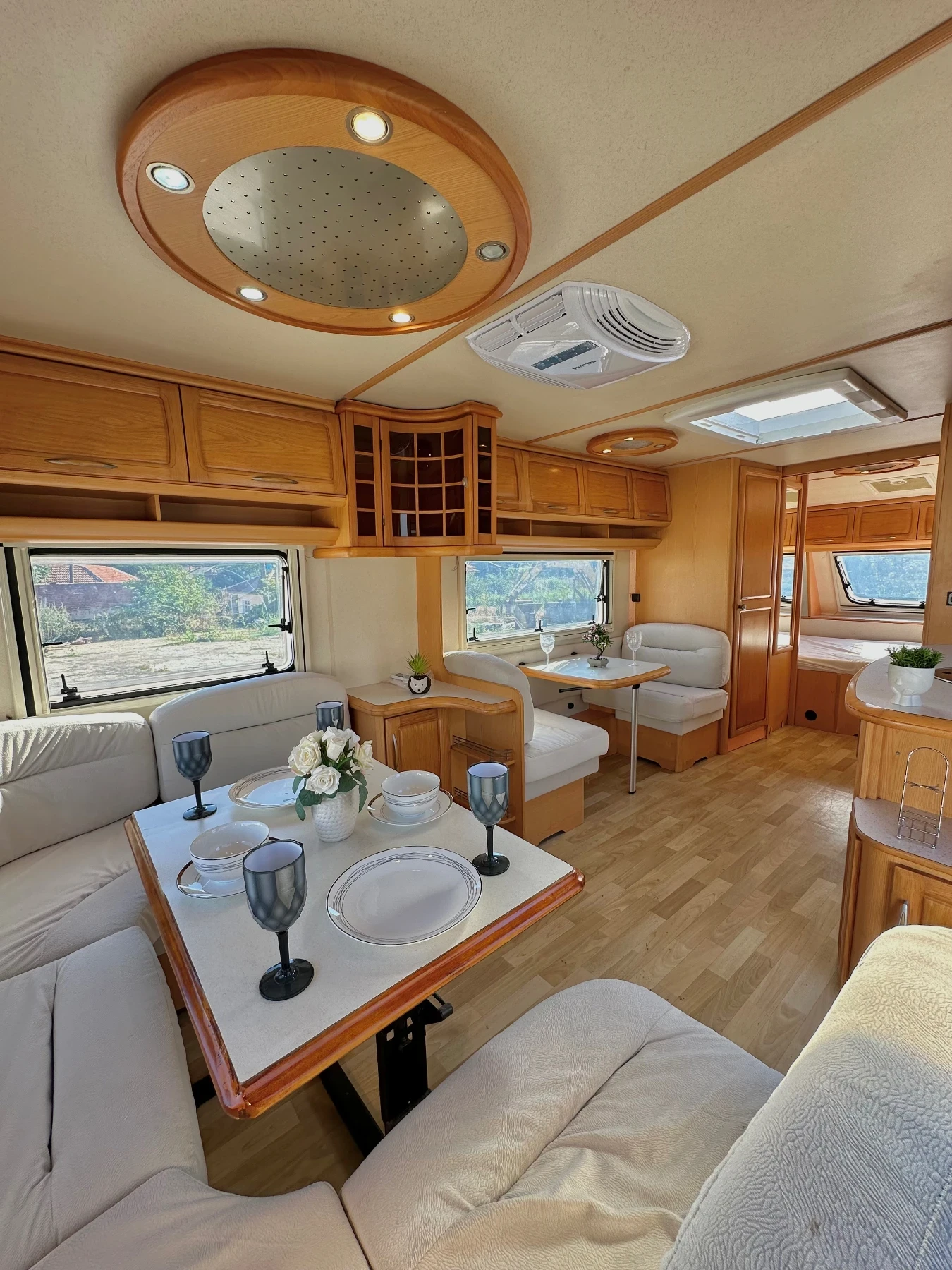 Каравана Hobby Prestige 650| КЛИМАТИК!| НОВ ВНОС | Баня и WC| , снимка 9 - Каравани и кемпери - 55953685