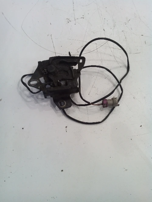 Ключалка преден капак за Фолксваген Пасат Б5