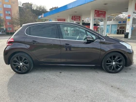 Peugeot 208 1.6-92k.c-E-HDI-ALLURE-ЛЕД-НАВИ-КОЖА-ПАНОРАМА-ТОП!, снимка 16