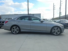 Mercedes-Benz C 300 Sedan w/Luxury Pkg, снимка 2