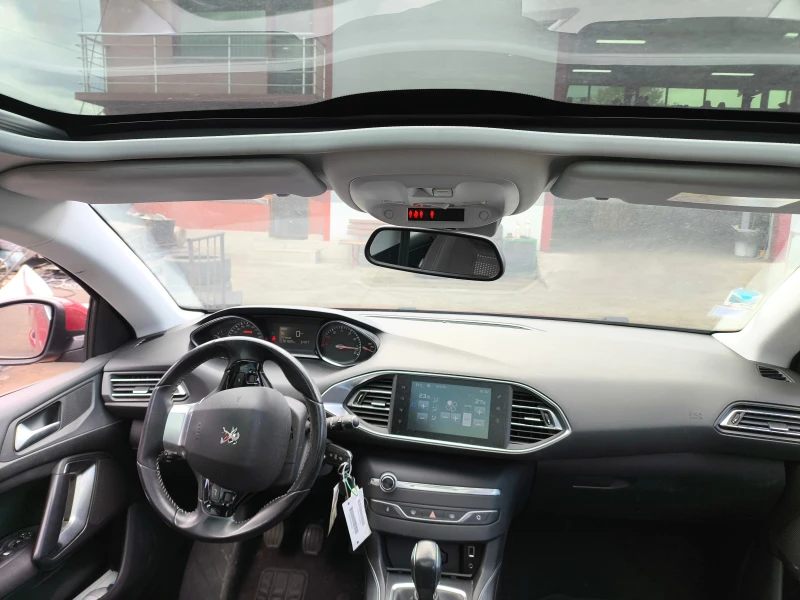 Peugeot 308 1.2T 2бр, снимка 6 - Автомобили и джипове - 40226644