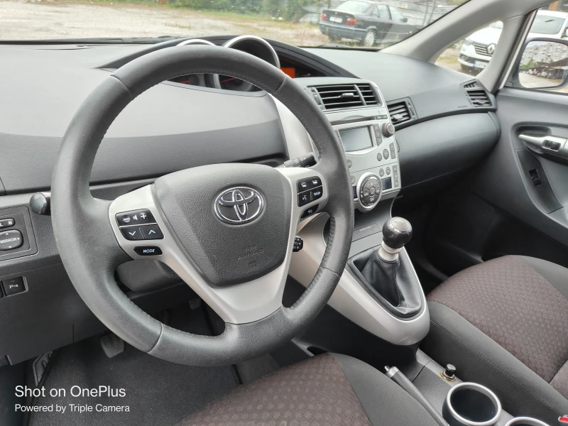 Toyota Verso 1.8 VVT-i Aspiration, снимка 10 - Автомобили и джипове - 47289081