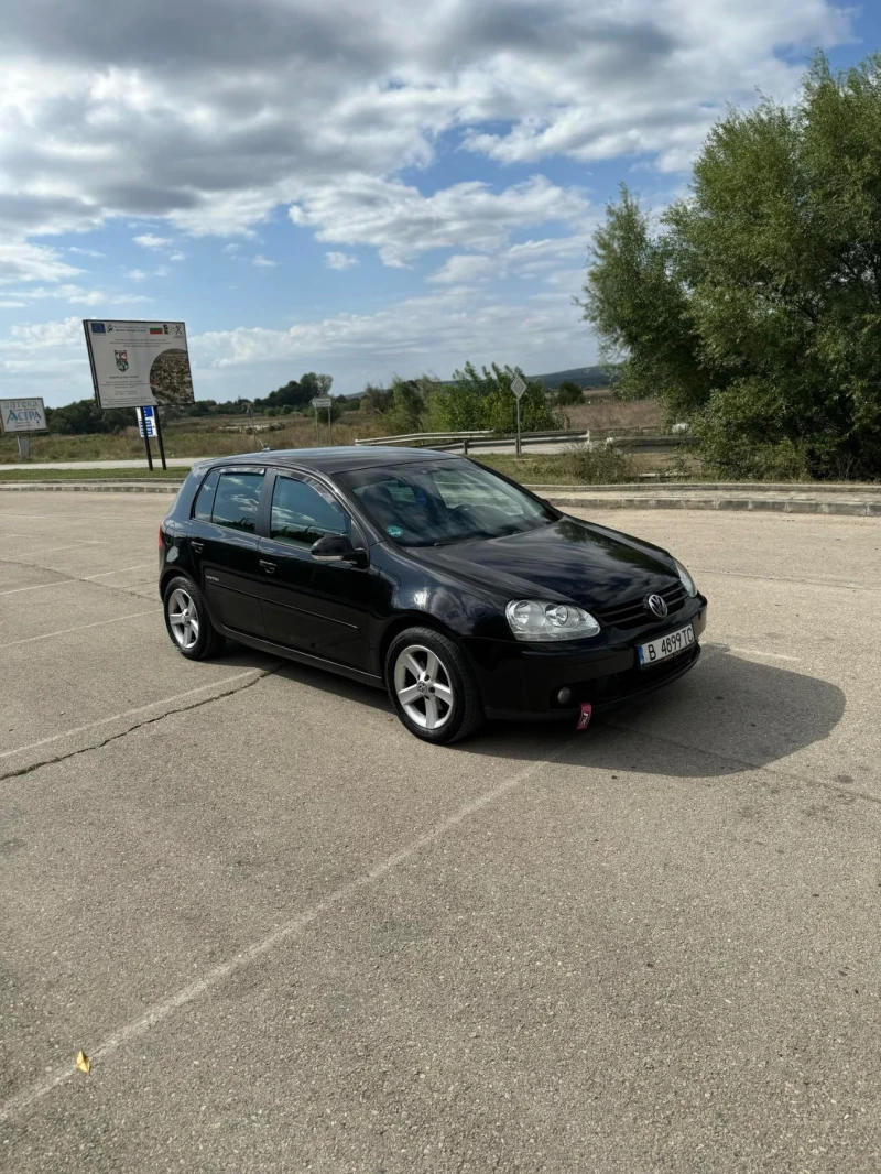 VW Golf, снимка 1 - Автомобили и джипове - 47315872