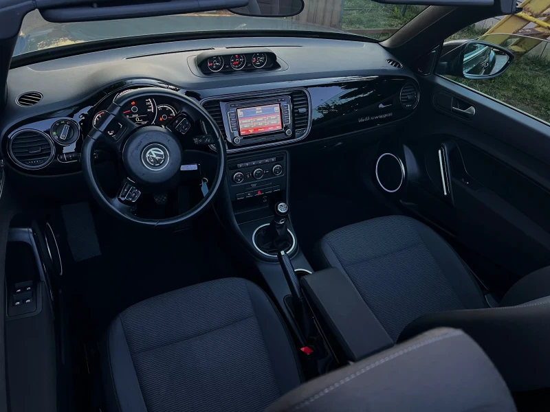 VW Beetle Кабрио, снимка 13 - Автомобили и джипове - 52479485