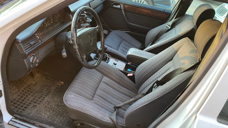 Mercedes-Benz 124, снимка 6 - Автомобили и джипове - 51684907