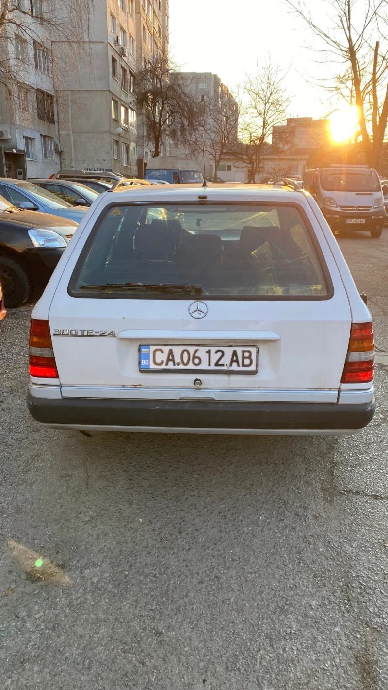 Mercedes-Benz 124, снимка 2 - Автомобили и джипове - 51684907