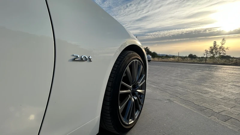 Infiniti Q50 2.0T, снимка 9 - Автомобили и джипове - 51549846