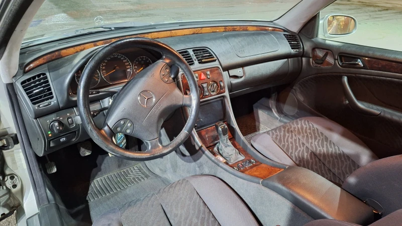 Mercedes-Benz CLK, снимка 12 - Автомобили и джипове - 52728581