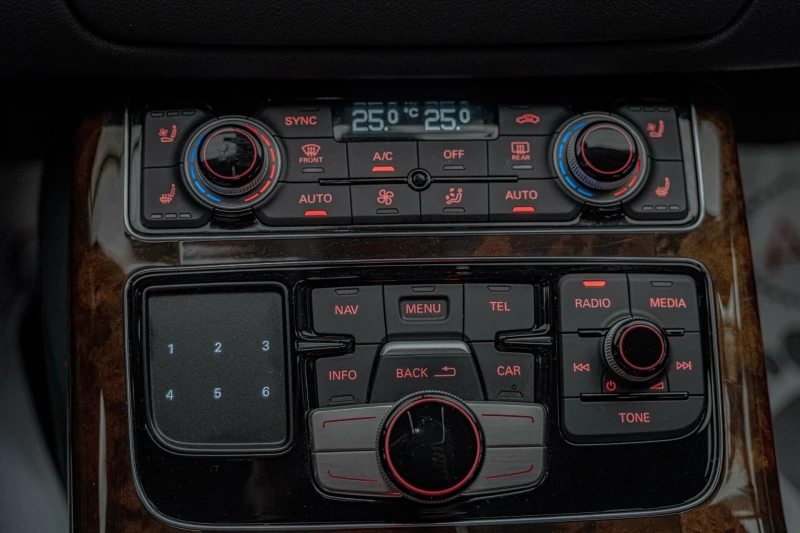 Audi A8 4.2TDI/Quattro/Обдухване/Подгрев/Камера/, снимка 9 - Автомобили и джипове - 52048252