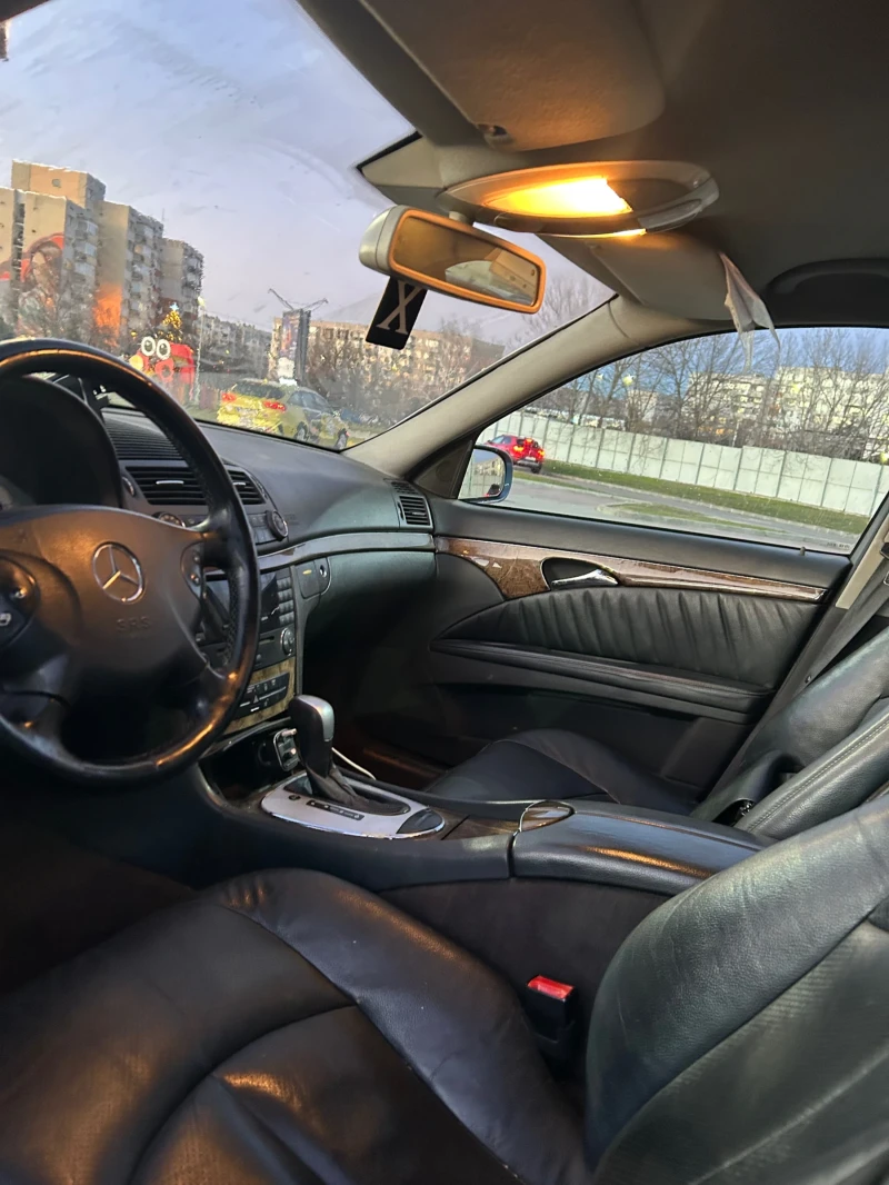 Mercedes-Benz E 270, снимка 9 - Автомобили и джипове - 52929759